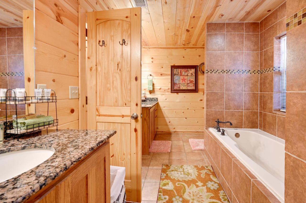 Broken Bow Cabin With Hot Tub And Deck - 4 Mi To Lake! Extérieur photo
